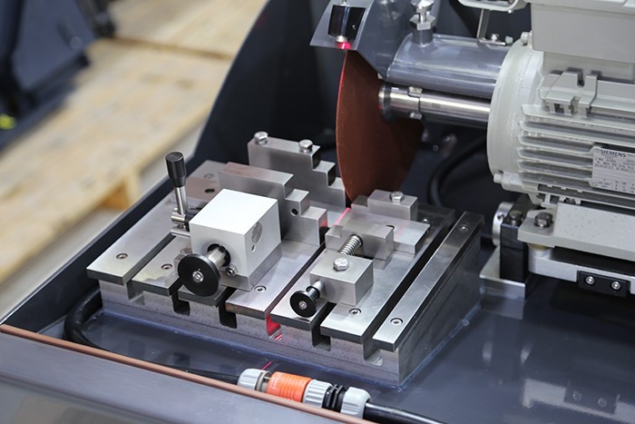 FERCUT 90 Optional laser knife.jpg